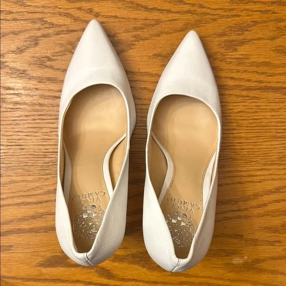 Vince Camuto White Heels Classic Pointed-Toe Pumps - Picture 4 of 5